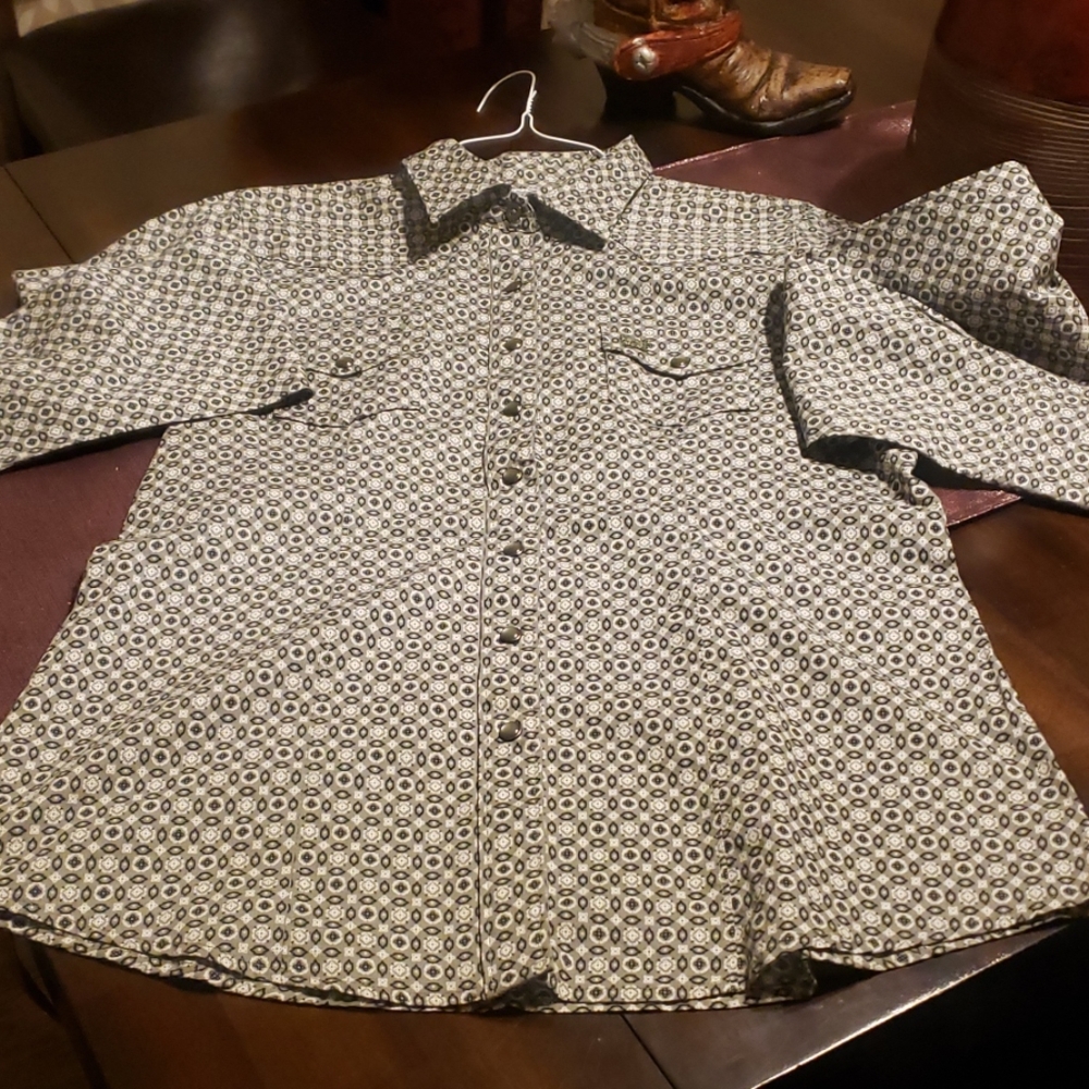 Long sleeve cinch shirt